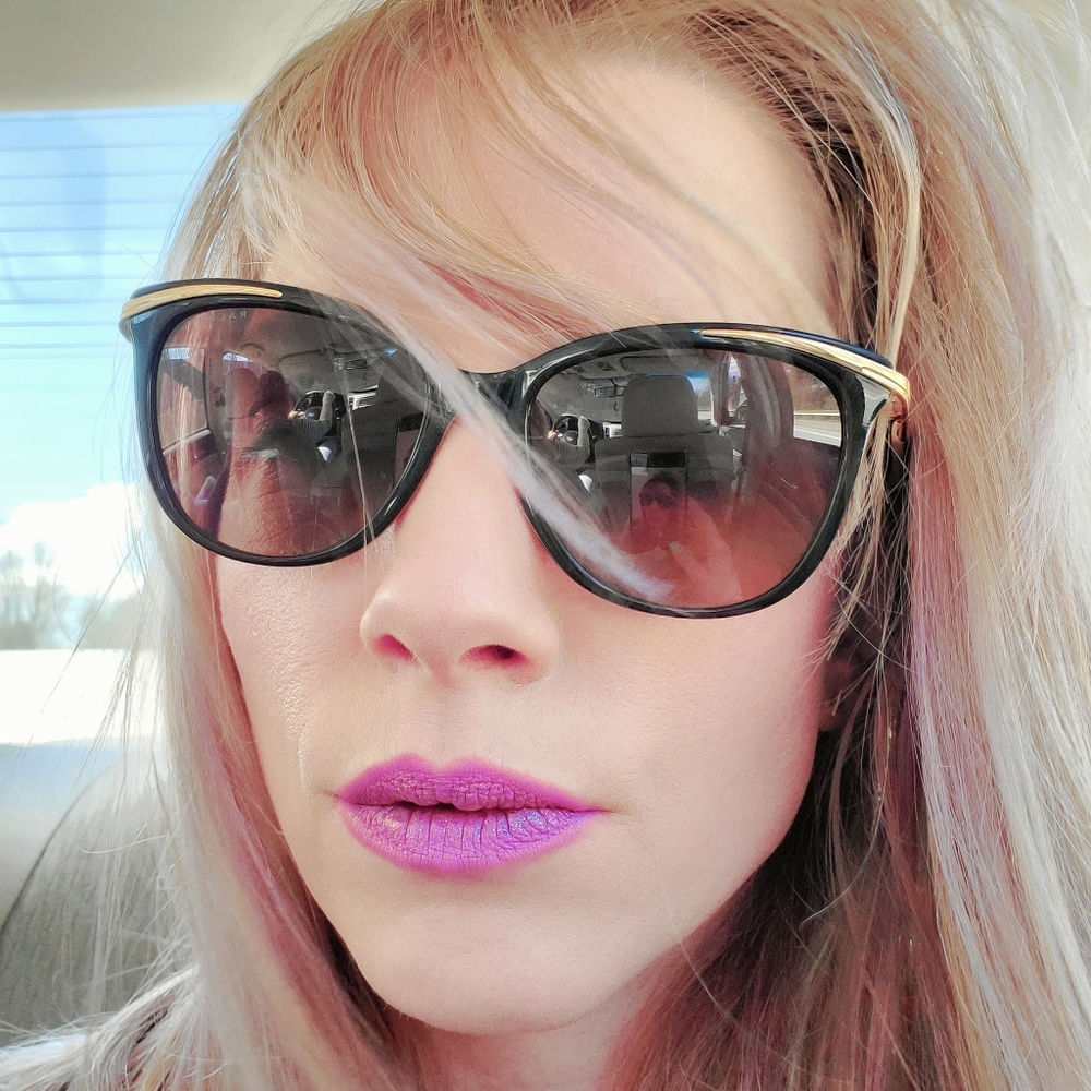 Meet your Posher, Lauren elizabeth